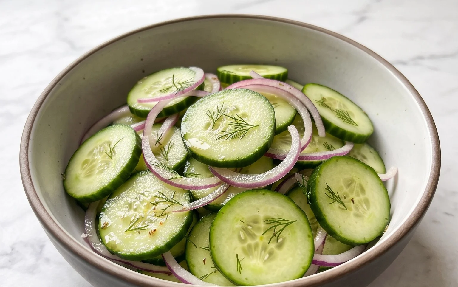 Salade Concombre Oignon : Fraîcheur & Simplicité